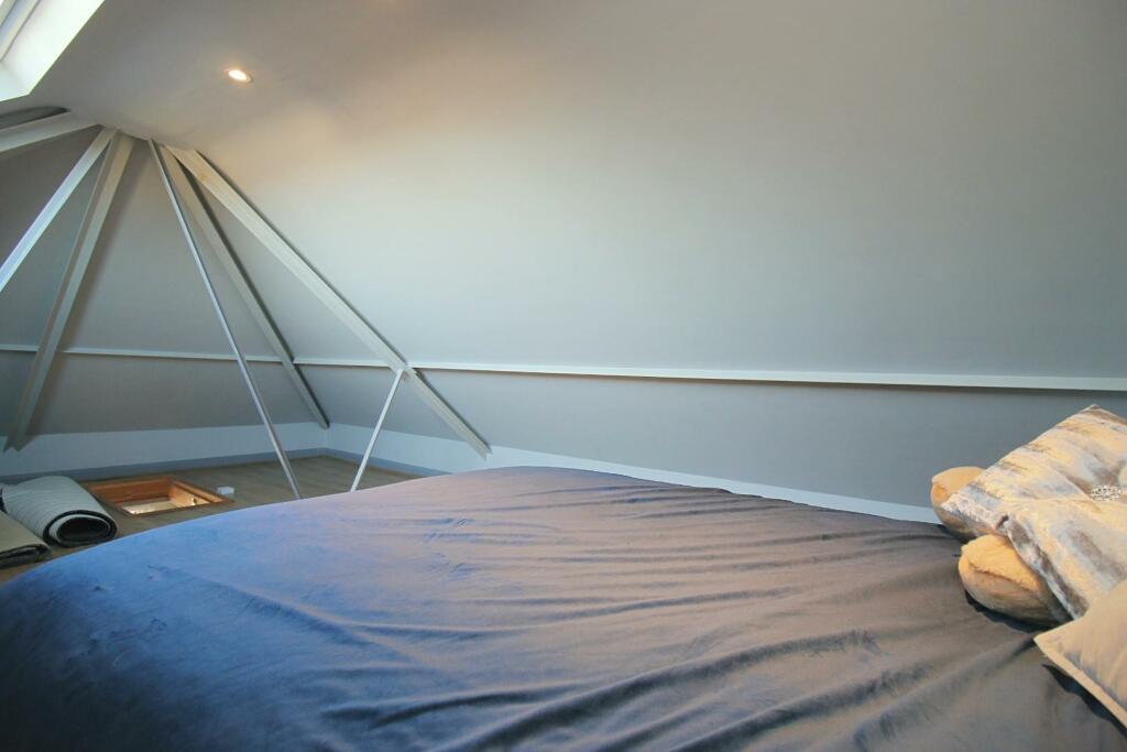 LOFT ROOM