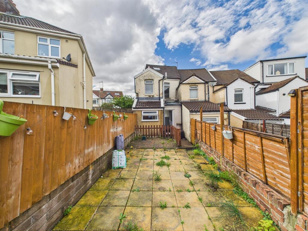 12 - Terraced House for Auction, Staple Hill.jpg