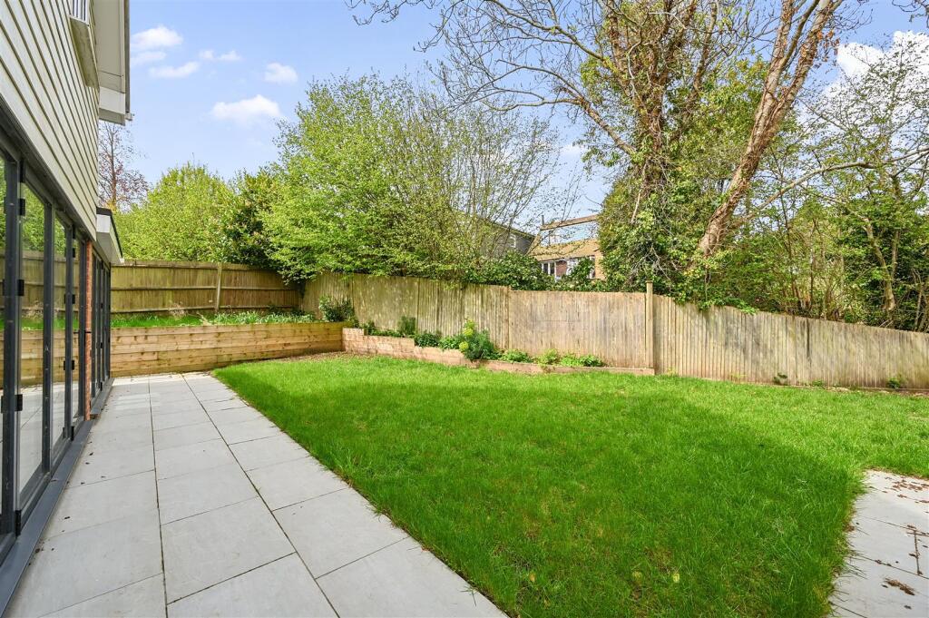 2 THE RUSSETTS - TN377FA (4).jpg