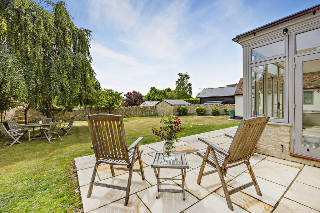 8649775-exterior1...