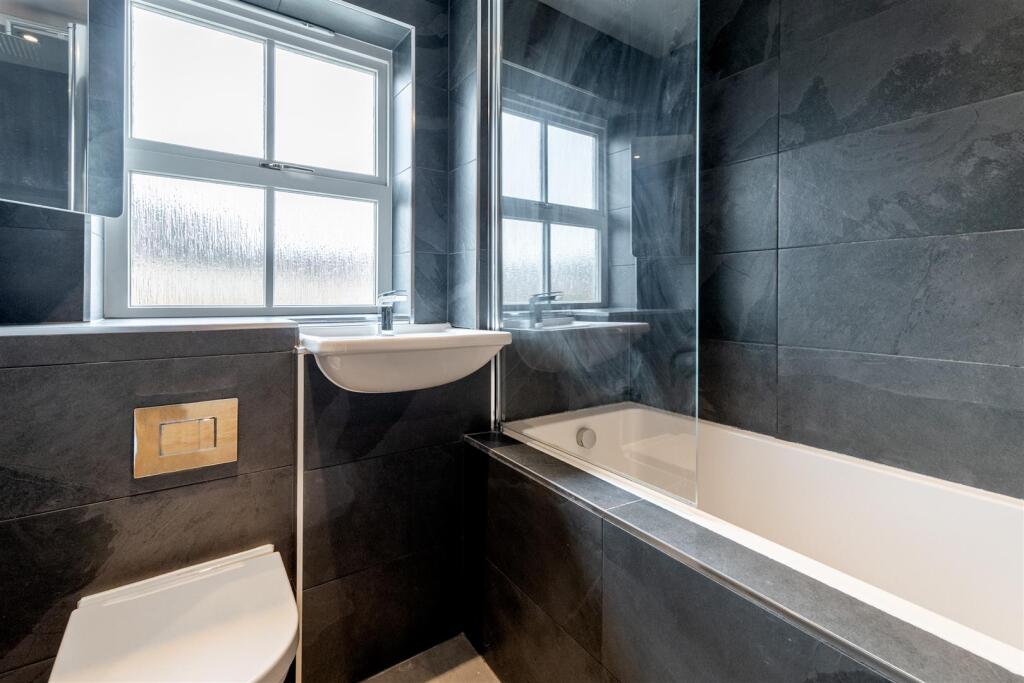 Doulton Close-11.jpg