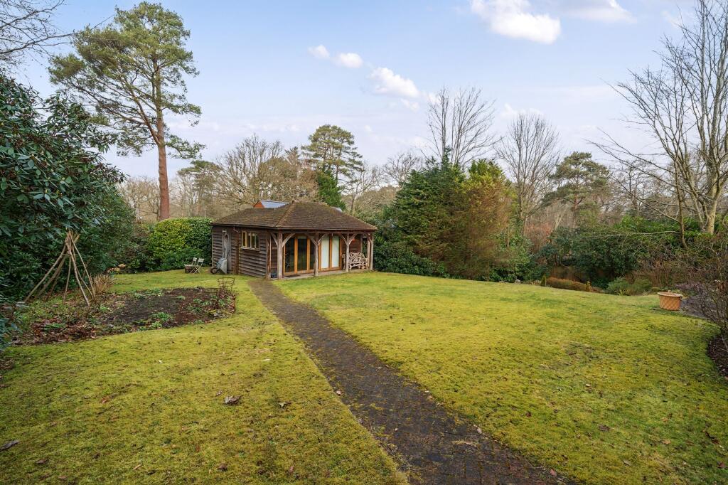 Garden / Party Room / Home Office