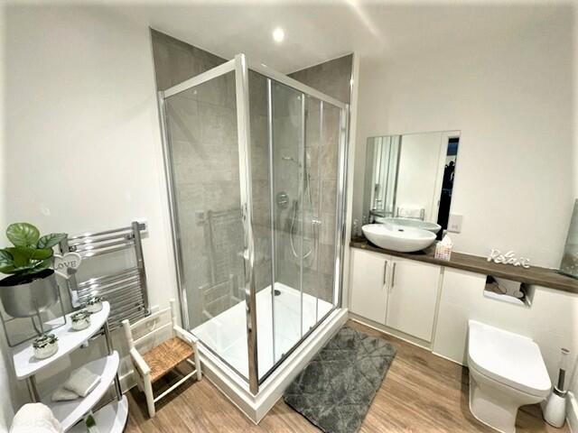 En-suite Bathroom