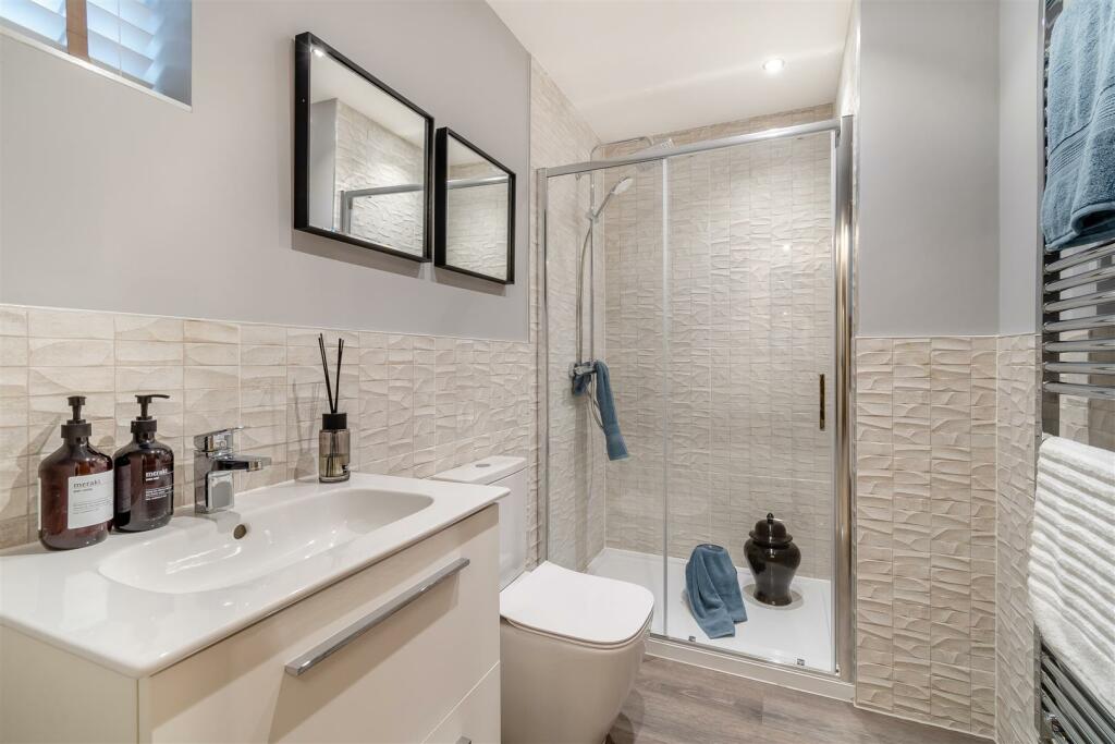 8583344-interior60.jpg