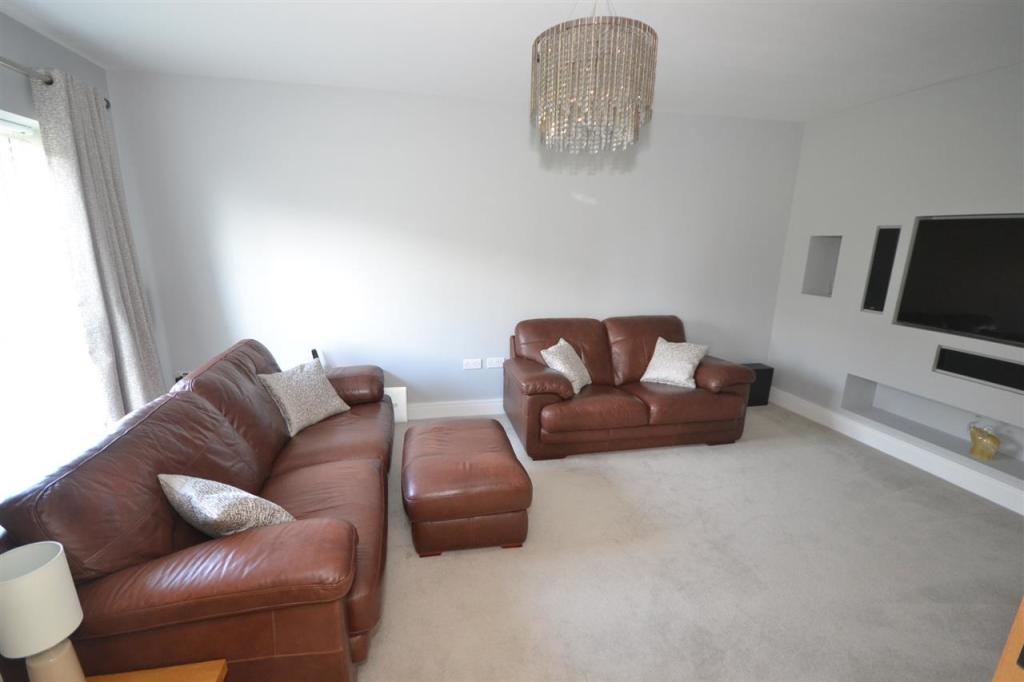 FORMAL LOUNGE