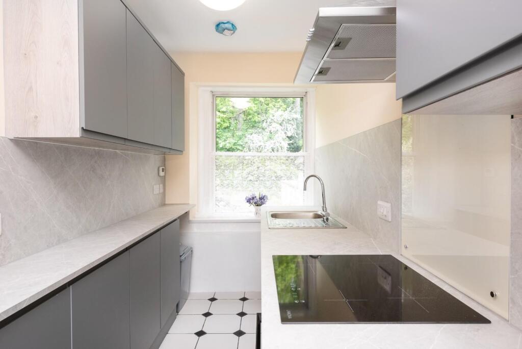 3, 106 London Road West, Bath, BA1 7DB-7.jpg