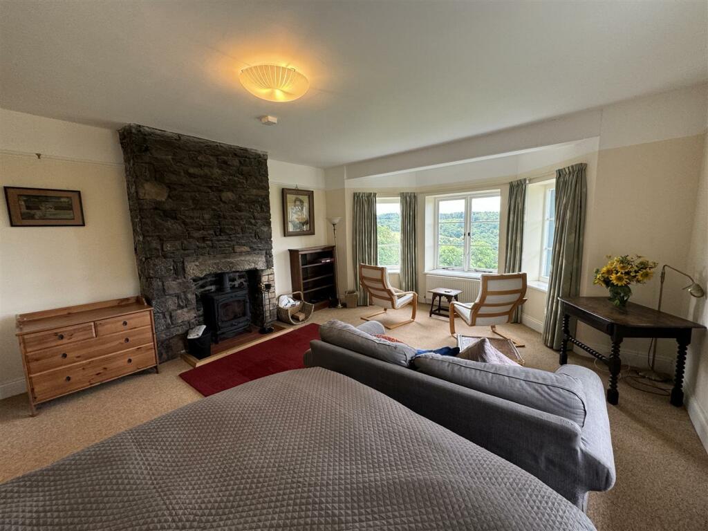 Living Bedroom