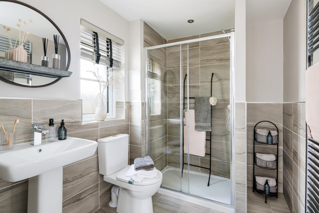 en suite in 4 bedroom home