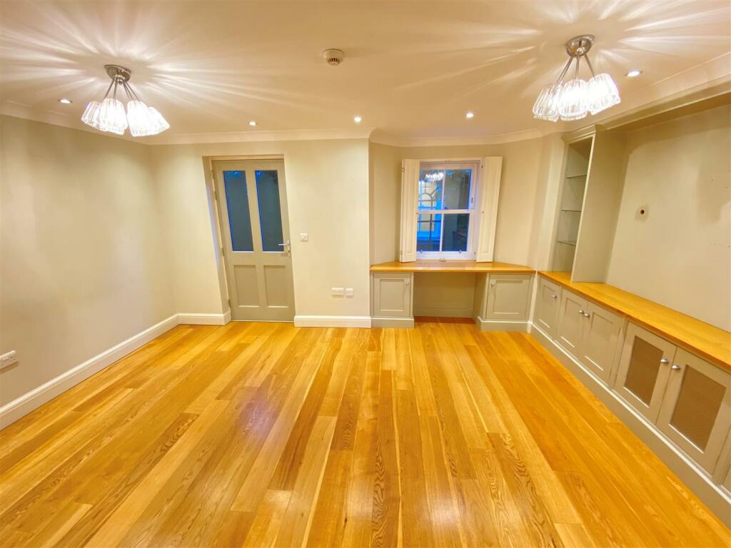 12aTorringtonTVRoomR2a.jpg