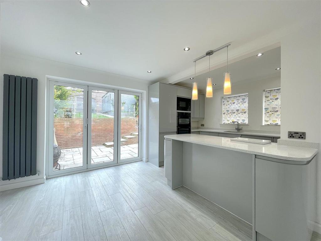 Kitchen:Dining Room (1).jpeg