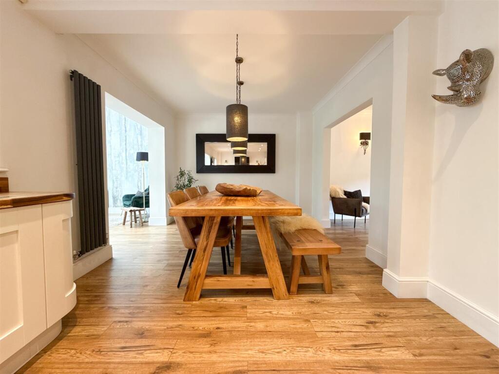 OPEN PLAN KITCHEN DINING ROOM