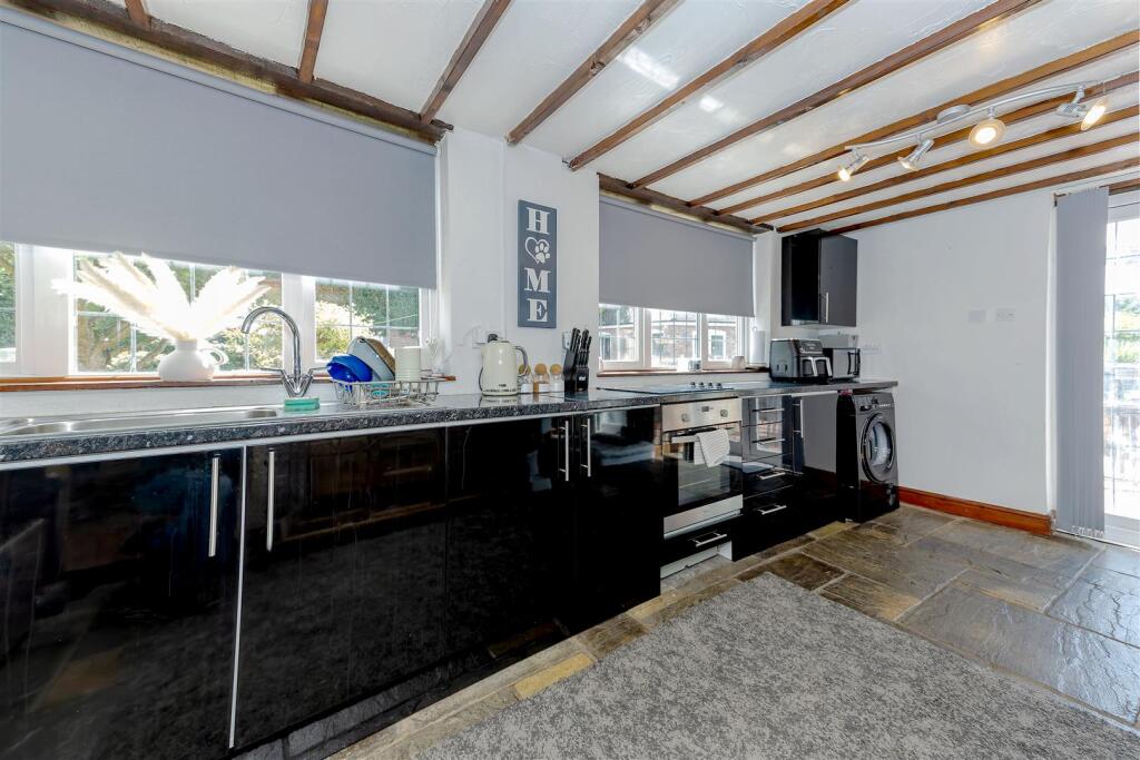 Annexe kitchen SAPL7135-20250704-DxO_DeepPRIME XD2