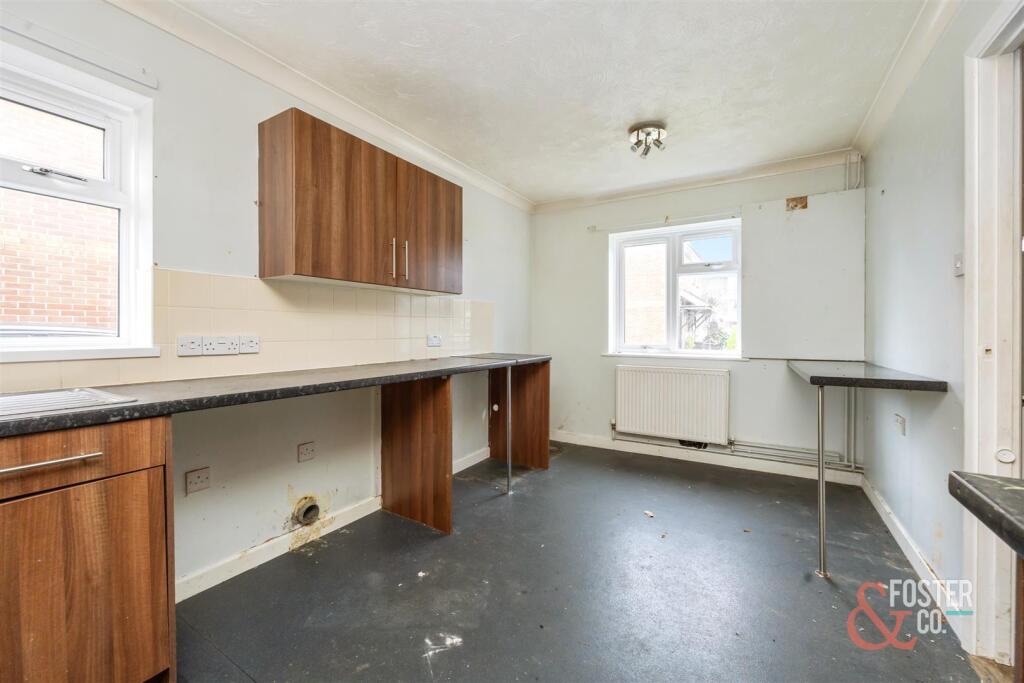 St Floras Close, 9_002.jpg