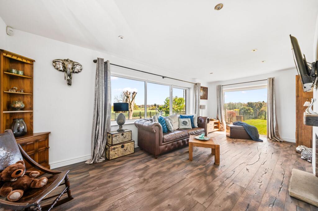 SITTING ROOM
