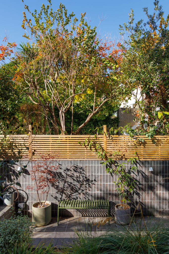 315366 - MordenRdLondon-JSouteyrat-15230.jpg
