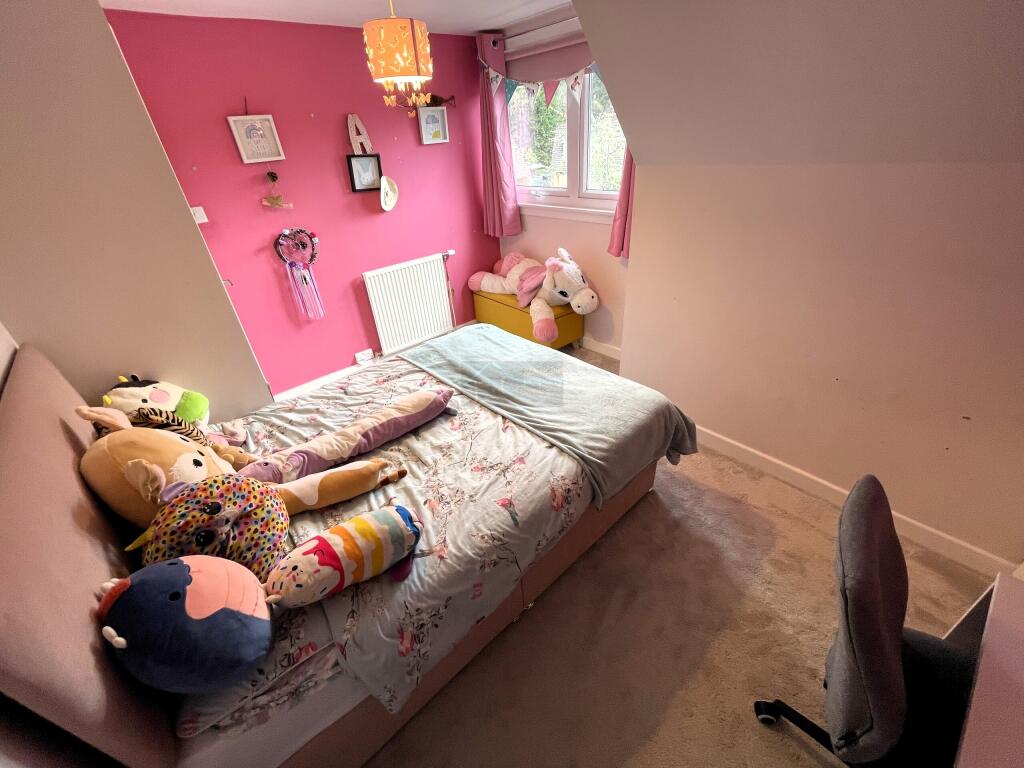 Bedroom 3b.JPG