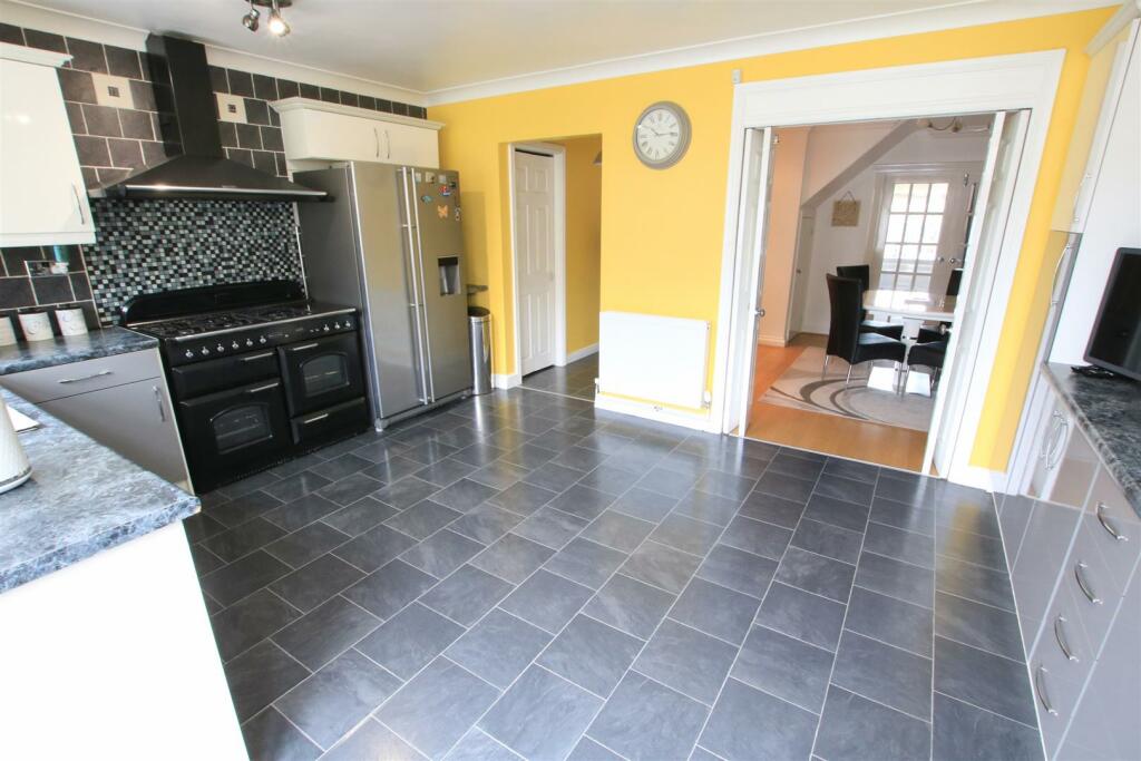 LARGE DINING KITCHEN EXTENSION