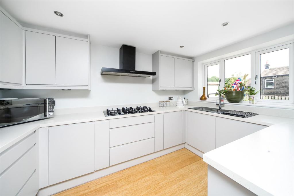 OPEN PLAN DINING KITCHEN