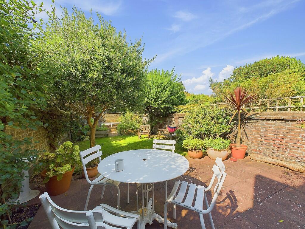 CAM03519G0-PR0146...