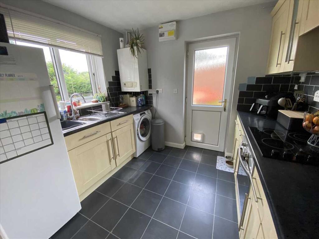 Kitchen: