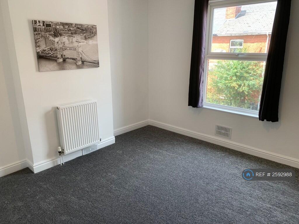 Bedroom 1 - Master