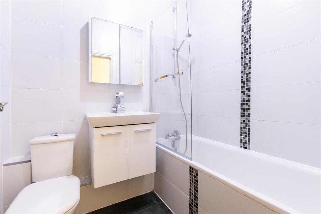 137 Camden High Street -11.jpg