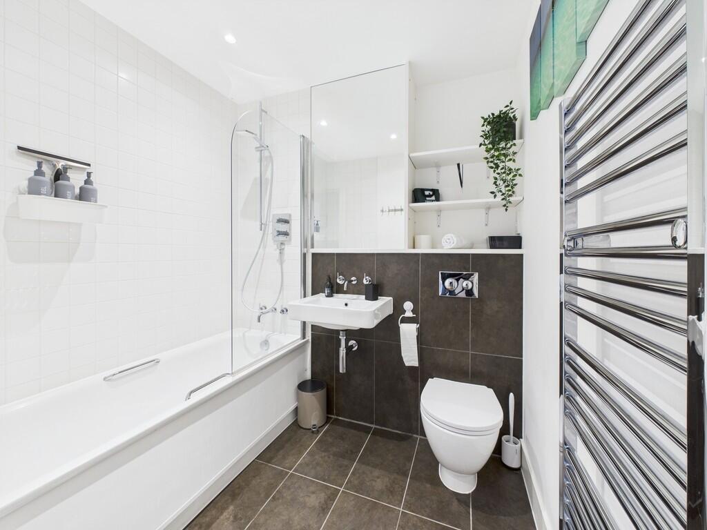 CAM03974G0-PR0112...