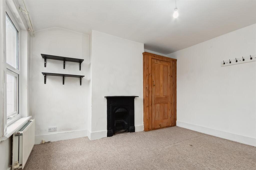 47 Gilbey Road SW17 0QQ bedroom 3b.jpg