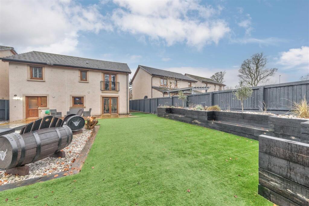 7 Millburn Gardens Dundee-30.JPG
