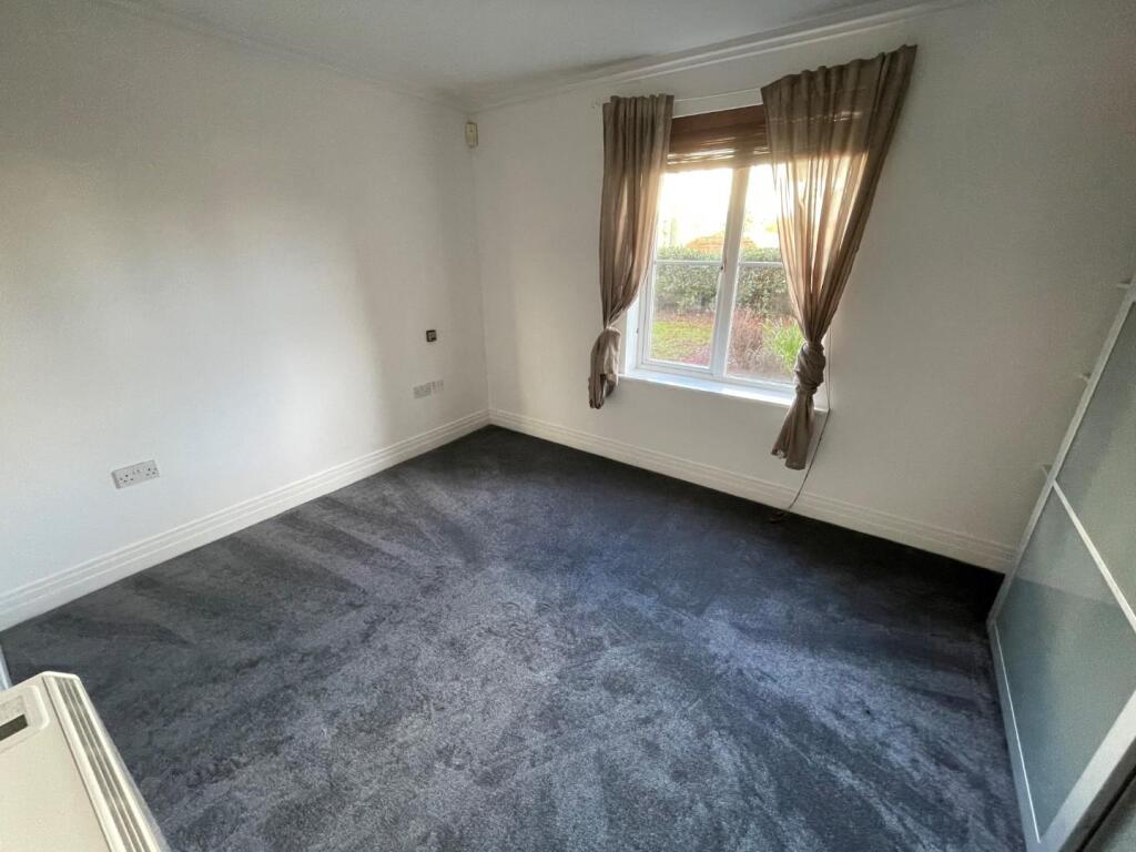 BEDROOM 1.jpg