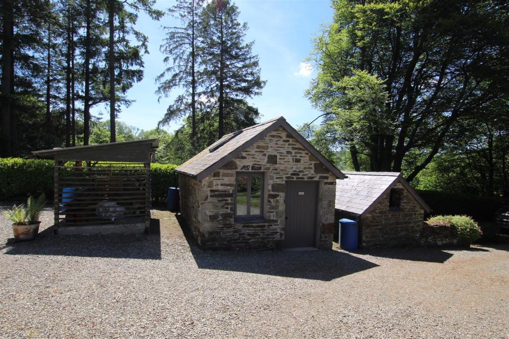 stone building.JPG