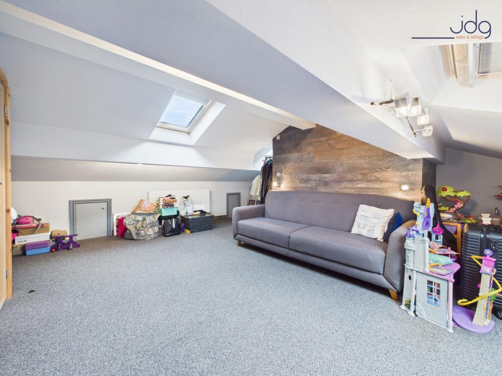 Loft Room with Ensuite and skylights