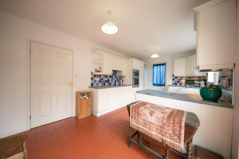 Kitchen &amp; breakfast room