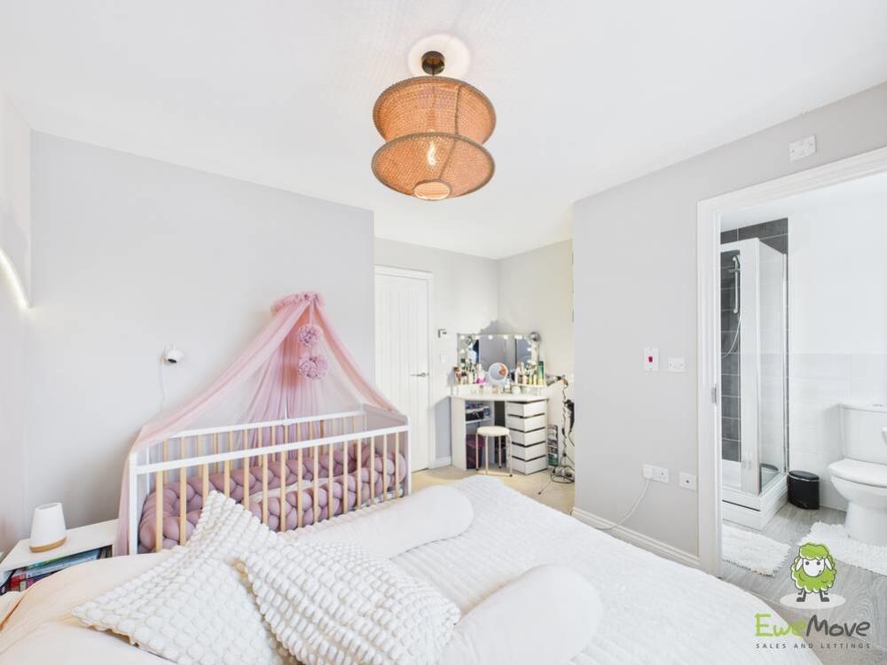 Master Bedroom EmilyDimelowEwemoveWhitchurchandNan