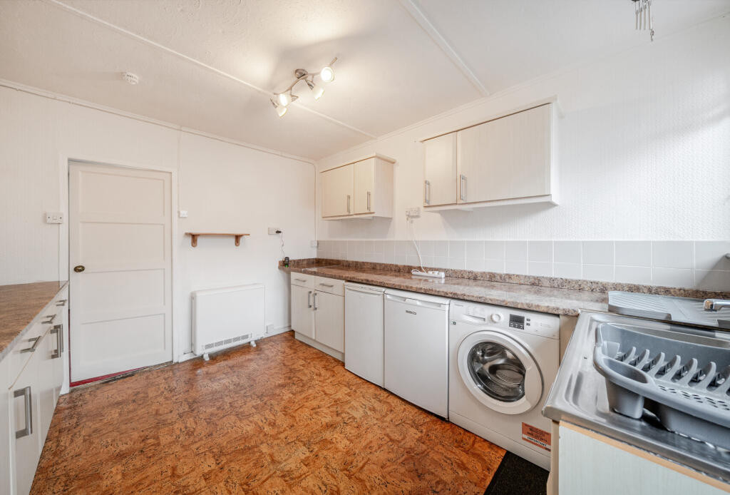 1385889-3-6929b9c...