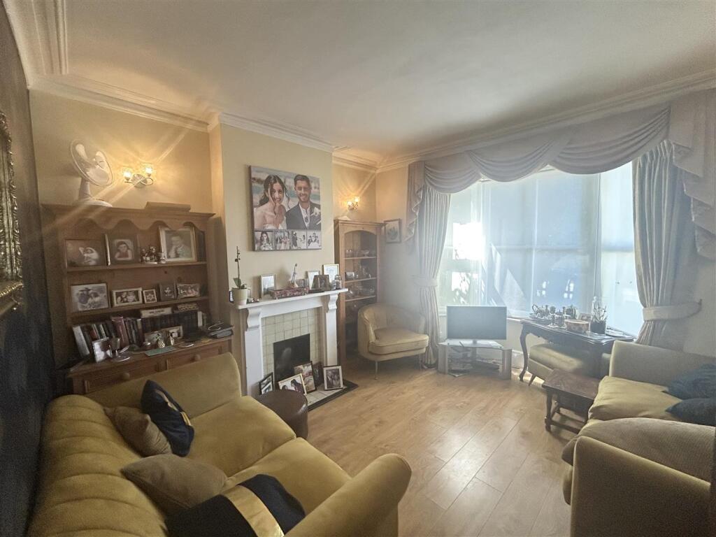 Living Room: