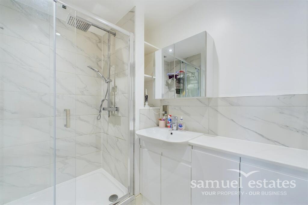 En-suite Bathroom