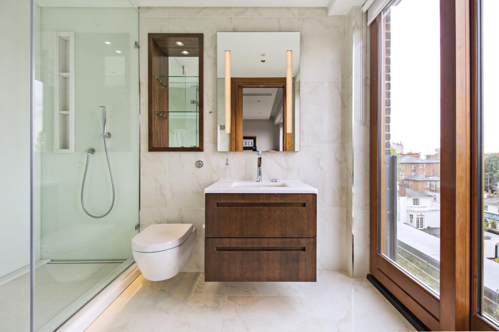 Ensuite to Second Bedroo