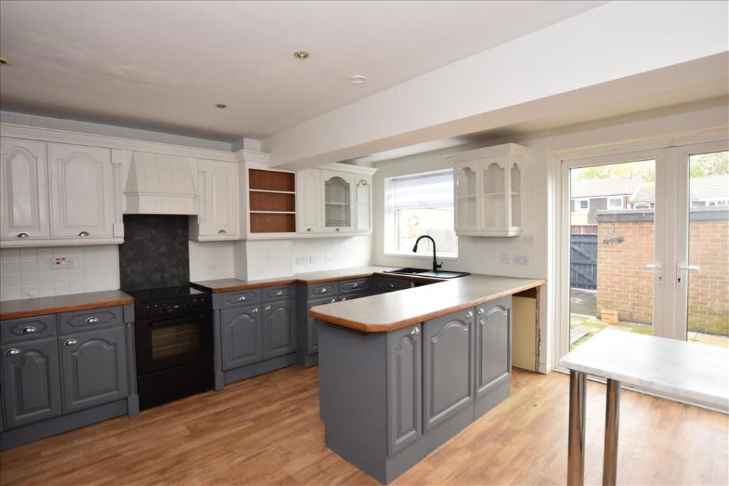 ADDITIONAL DINING KITCHEN PHOTO