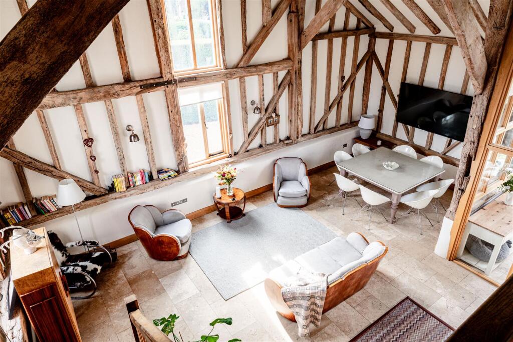 Gallops Barn-29.jpg