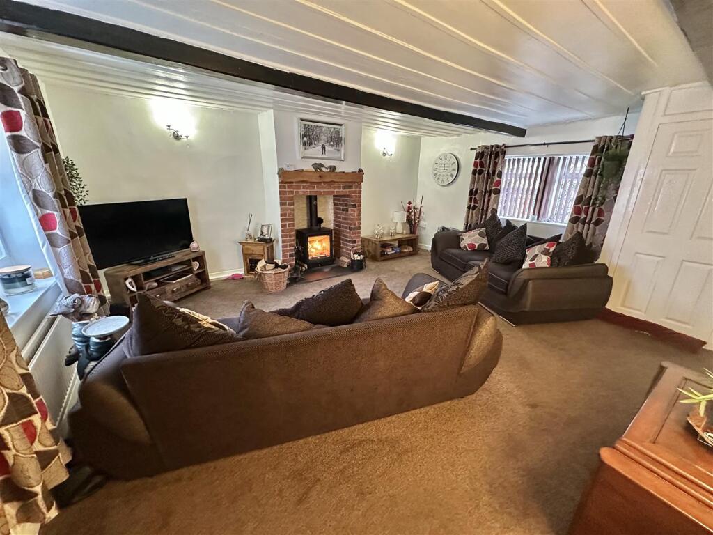 lounge3.jpg