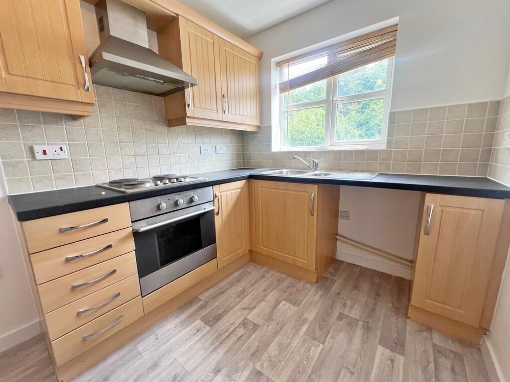 114 Lockfield 3
