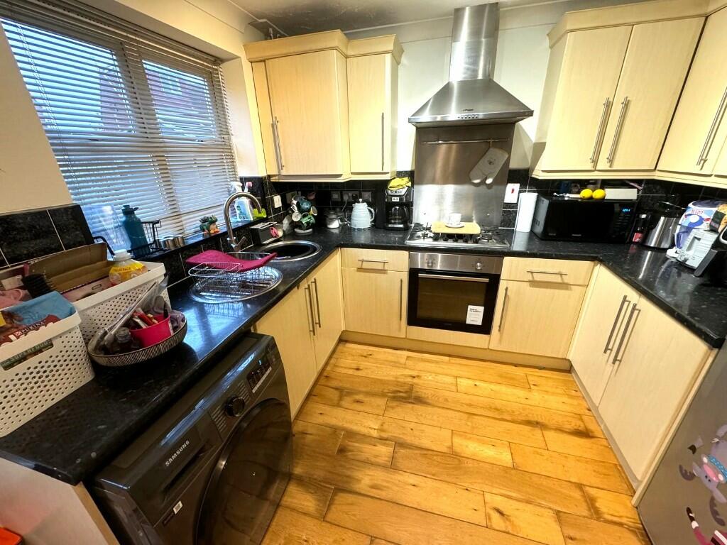 KITCHEN / DINER