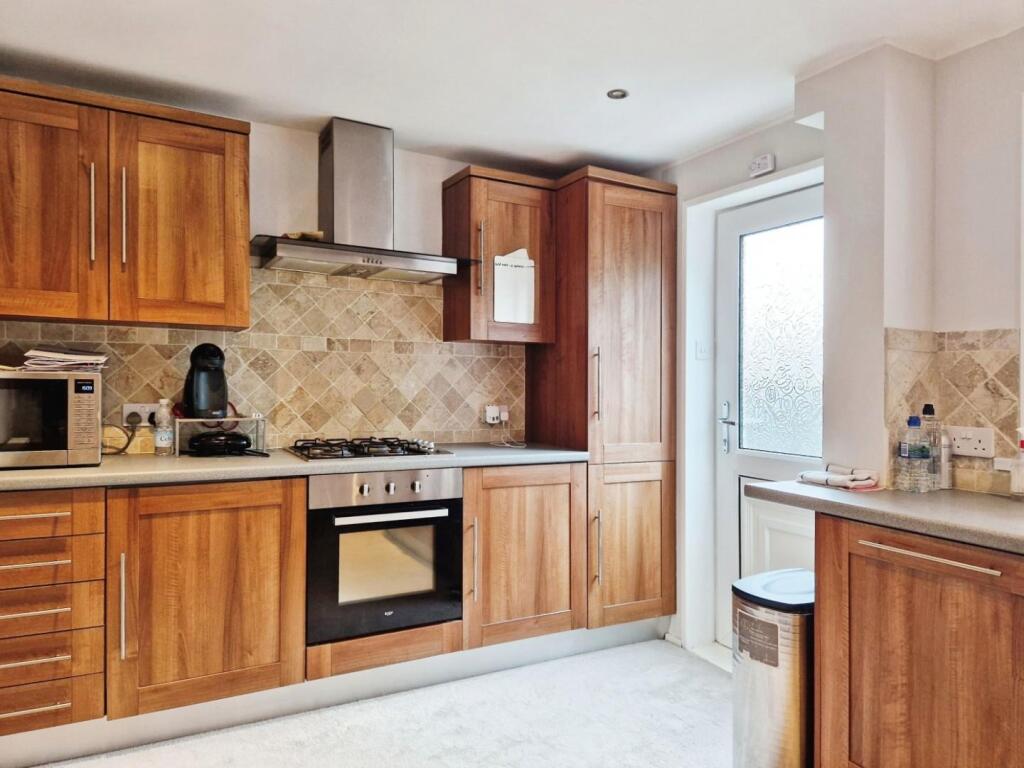 a3e1bab7-kitchen 203.jpg