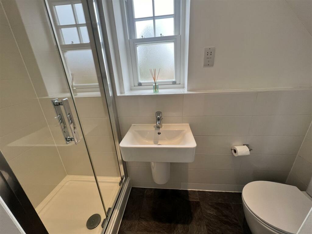 ensuite.jpeg