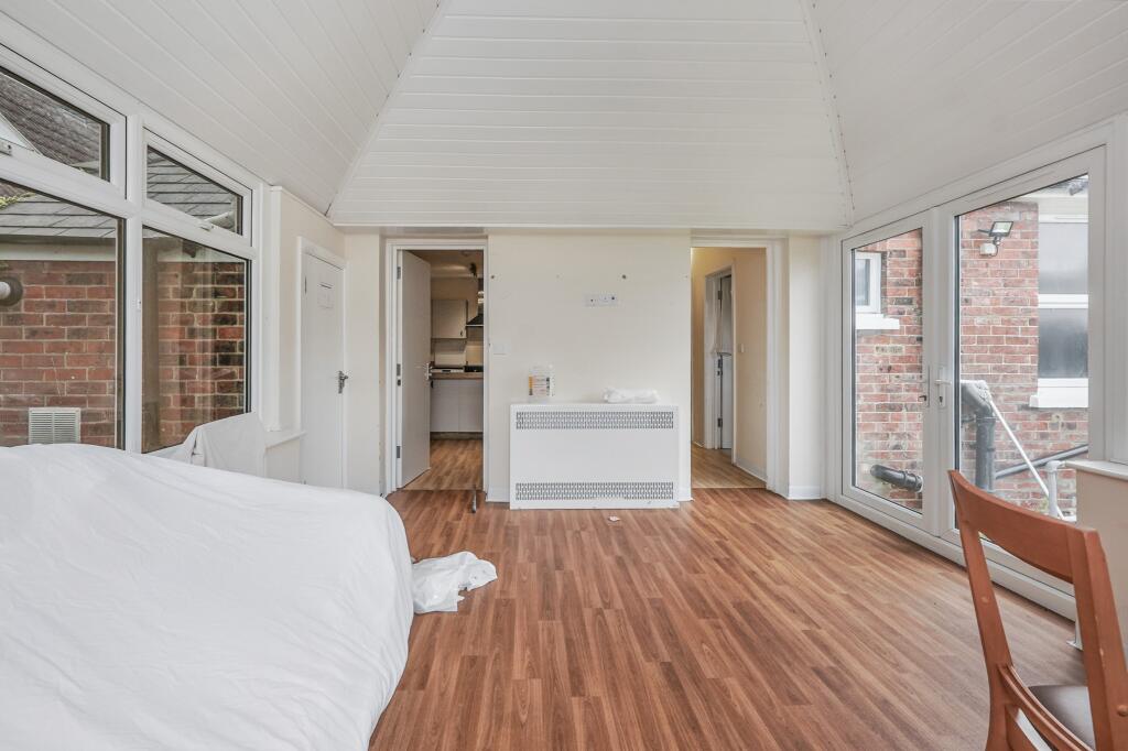 63 Romney Road, Ashford, Kent, TN24 0RR