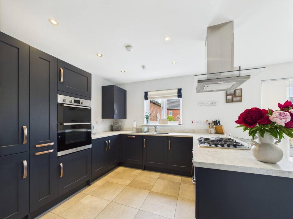 Kitchen/Dining Area