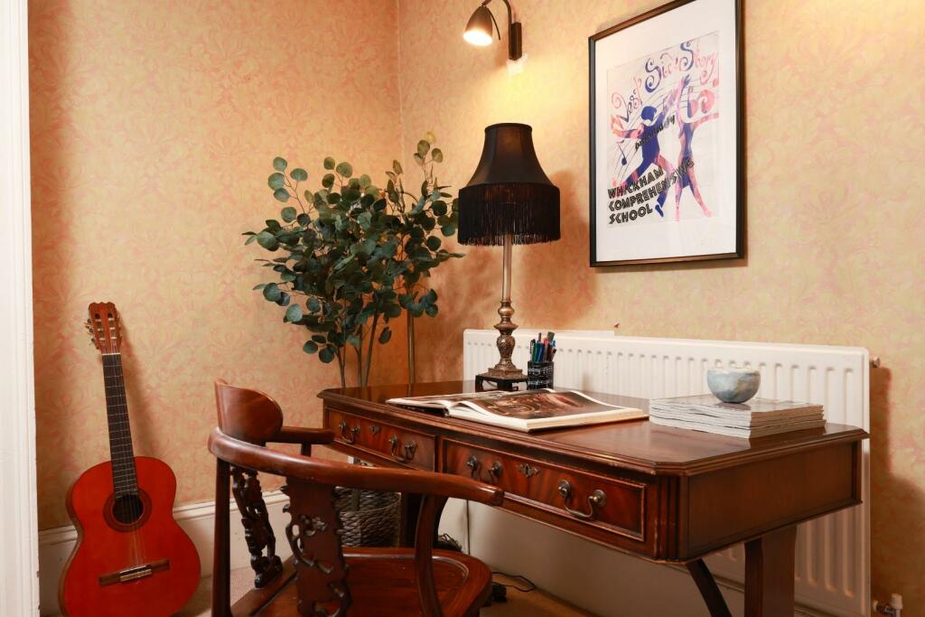 24 Montague Hill 18.JPG