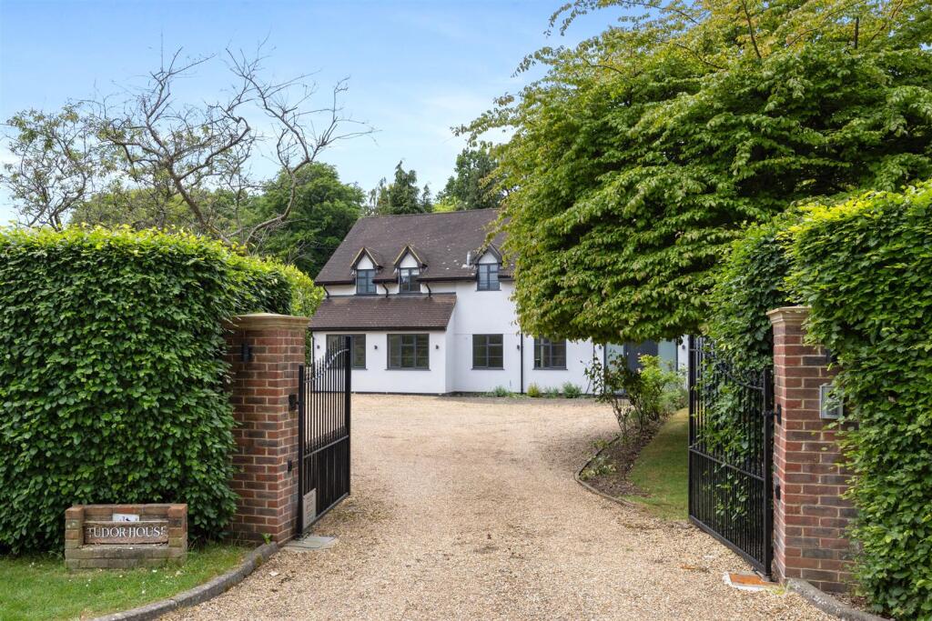 Warren Drive, Tudor House-033.jpg