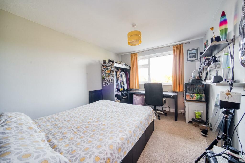34 Cleeve drive - Mark Templer X PhotoCB 38.jpg